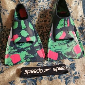 NWOT Speedo Kids' Small Youth (9-10) Swim Fin Green Marble 9" Long X 7" Wide